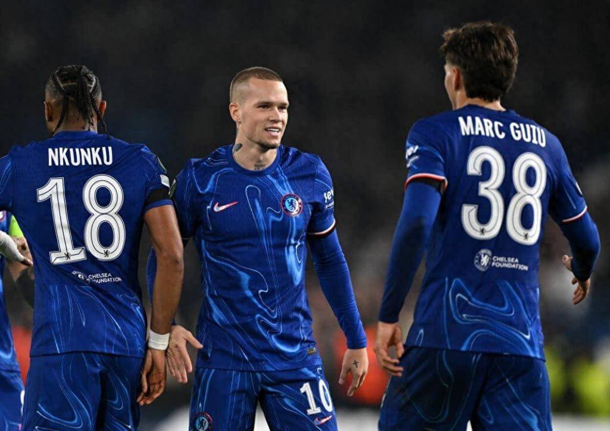 AYX SPORTS-字母哥迎来二十赛季出色发挥，切尔西观众热烈欢呼！观众掌声雷动的简单介绍