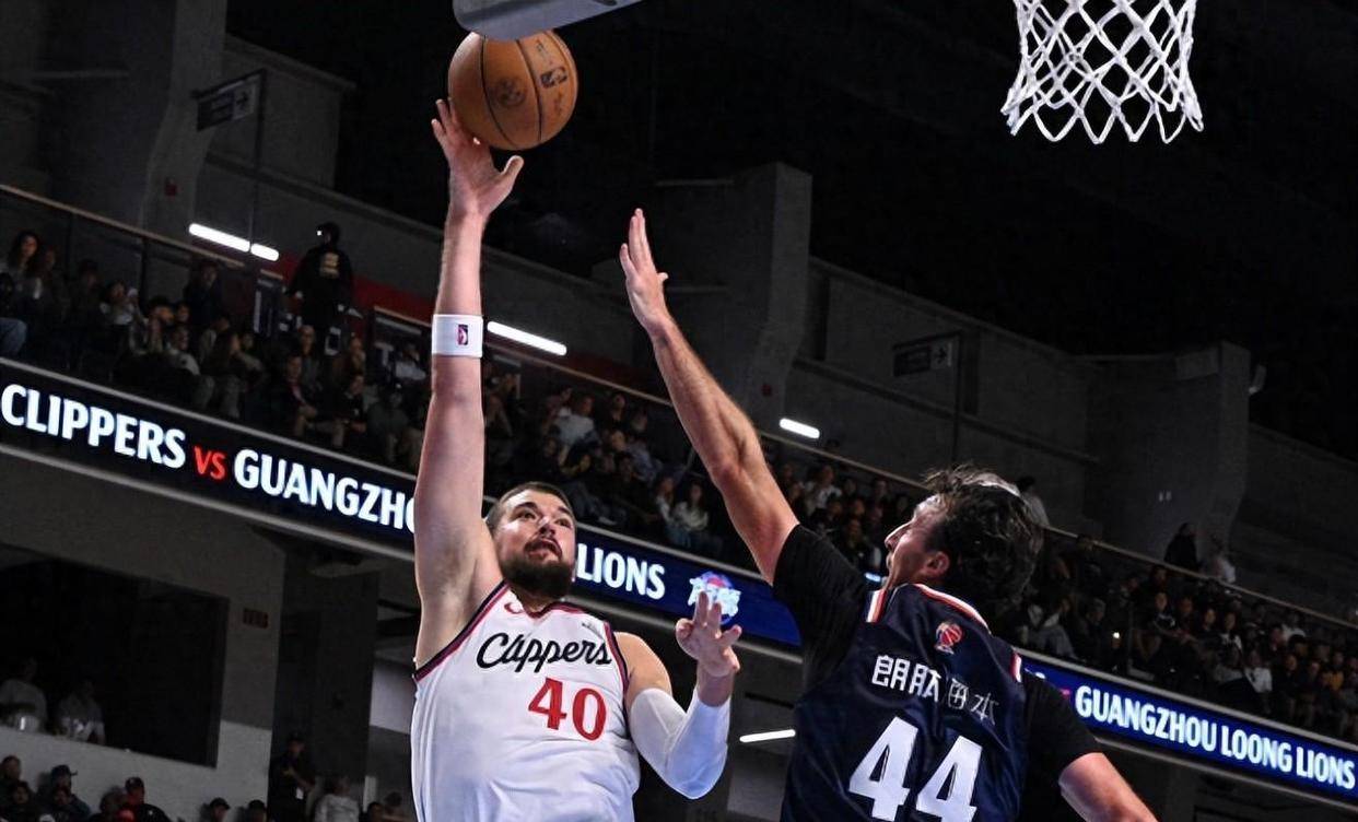 爱游戏-洛杉矶快船训练开放日，关键时刻单刀错失引欢呼，中超在即，细节决定成败(撞击日本巡逻艇的英雄渔船回来了)