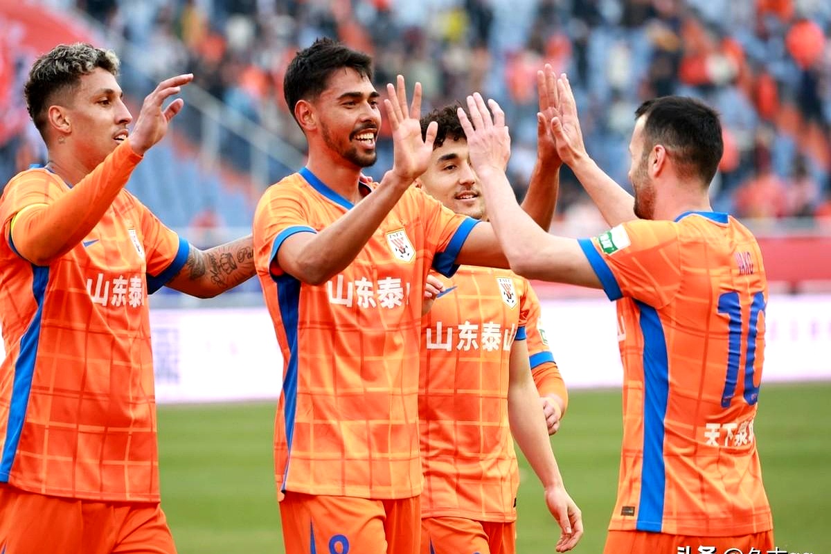 ayx-山东泰山队对阵曼谷联集锦