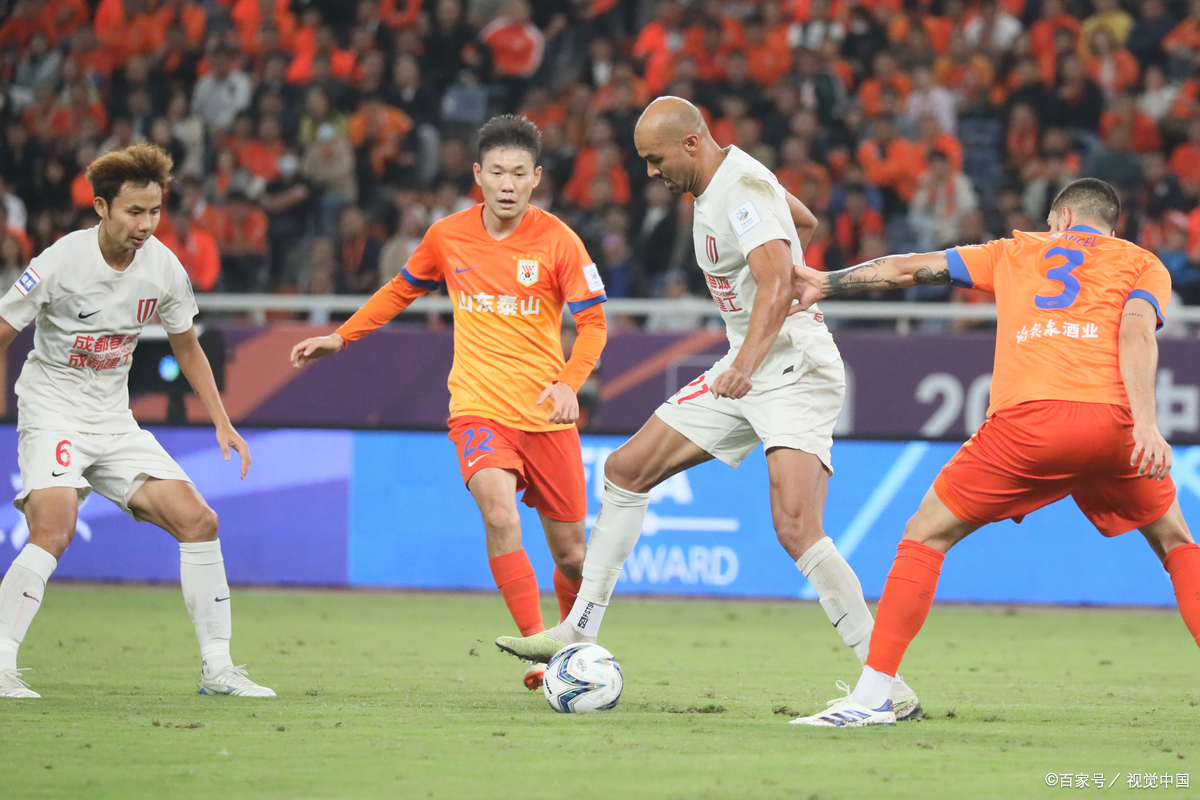 关于加时末段上海海港备战西甲；刷新队史纪录细节曝光；球迷炸锅；临场指挥获称赞的信息