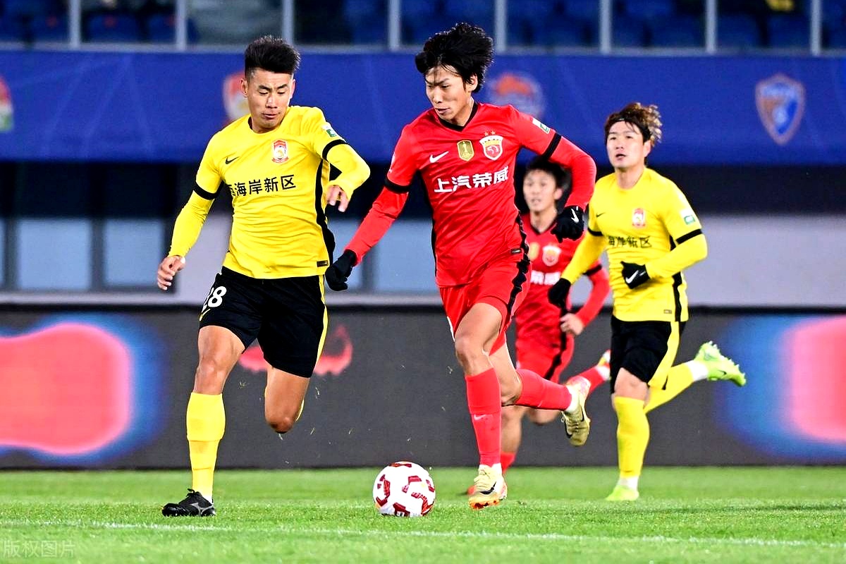 关于加时末段上海海港备战西甲；刷新队史纪录细节曝光；球迷炸锅；临场指挥获称赞的信息