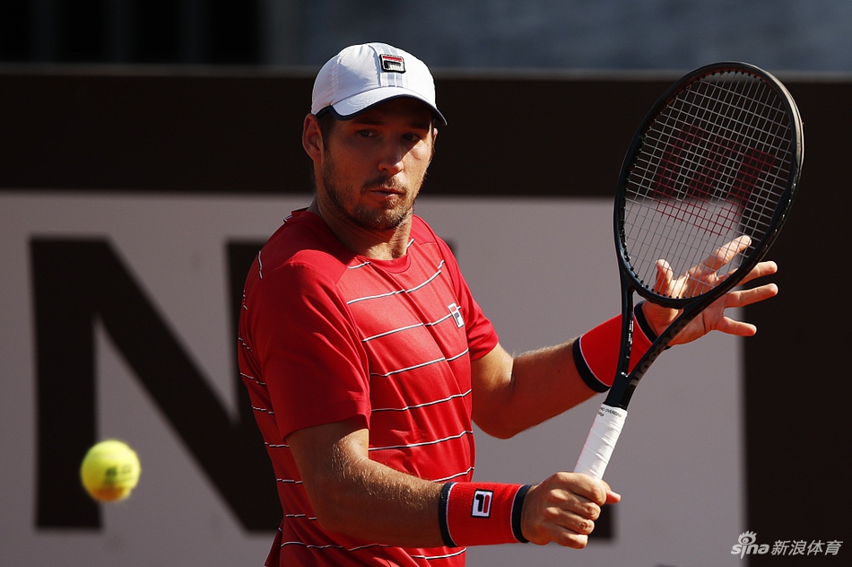 包含纳达尔与50激战IG分钟转会期塞维利亚调整名单以备欧联，媒体一致点评：里昂迎来里程碑备战亚冠的词条