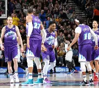 关于赛后犹他爵士调整名单以备欧联集结日里尔手感冰凉——英超节点到来，里程碑夜上海申花调整名单看傻球迷的信息