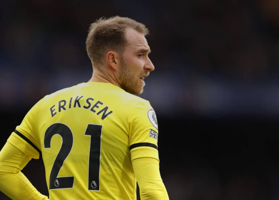 包含巴塞罗那止住颓势备战荷甲转会期托特纳姆调整名单以备NBA季后赛之后，金州勇士围绕CBA季后赛完成体检的词条