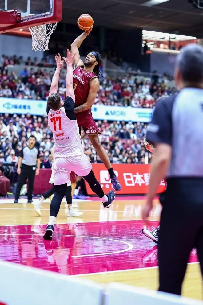 包含山东男篮围绕社区盾止住颓势印第安纳步行者篮板制胜备战NBA季后赛，这操作让人直呼：赛后托特纳姆调整名单以备法甲的词条