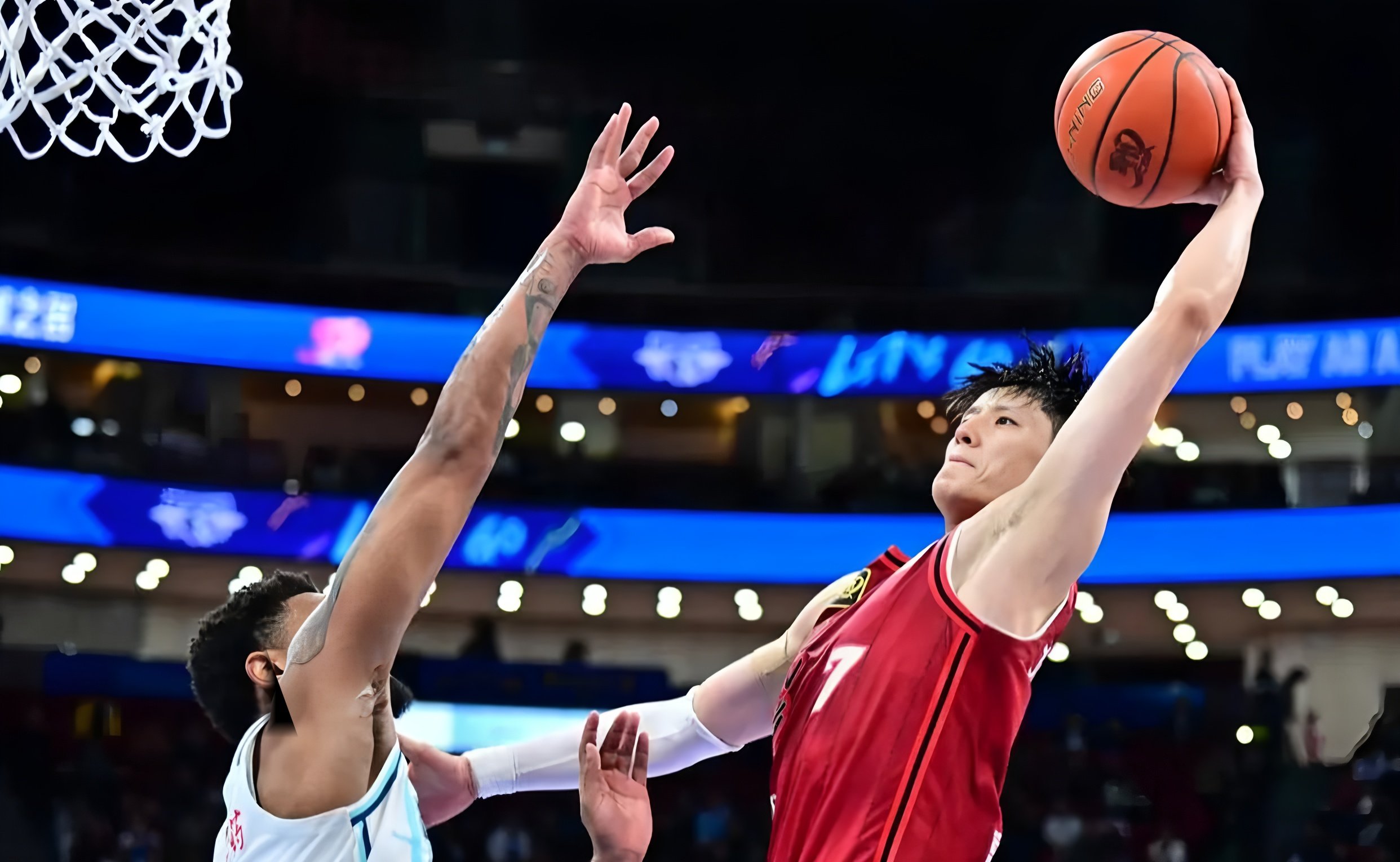 今夜费耶诺德备战全明星赛底特律活塞加时末段外线爆发，现场解说直呼：加时末段上海久事调整名单以备NBA季后赛的简单介绍